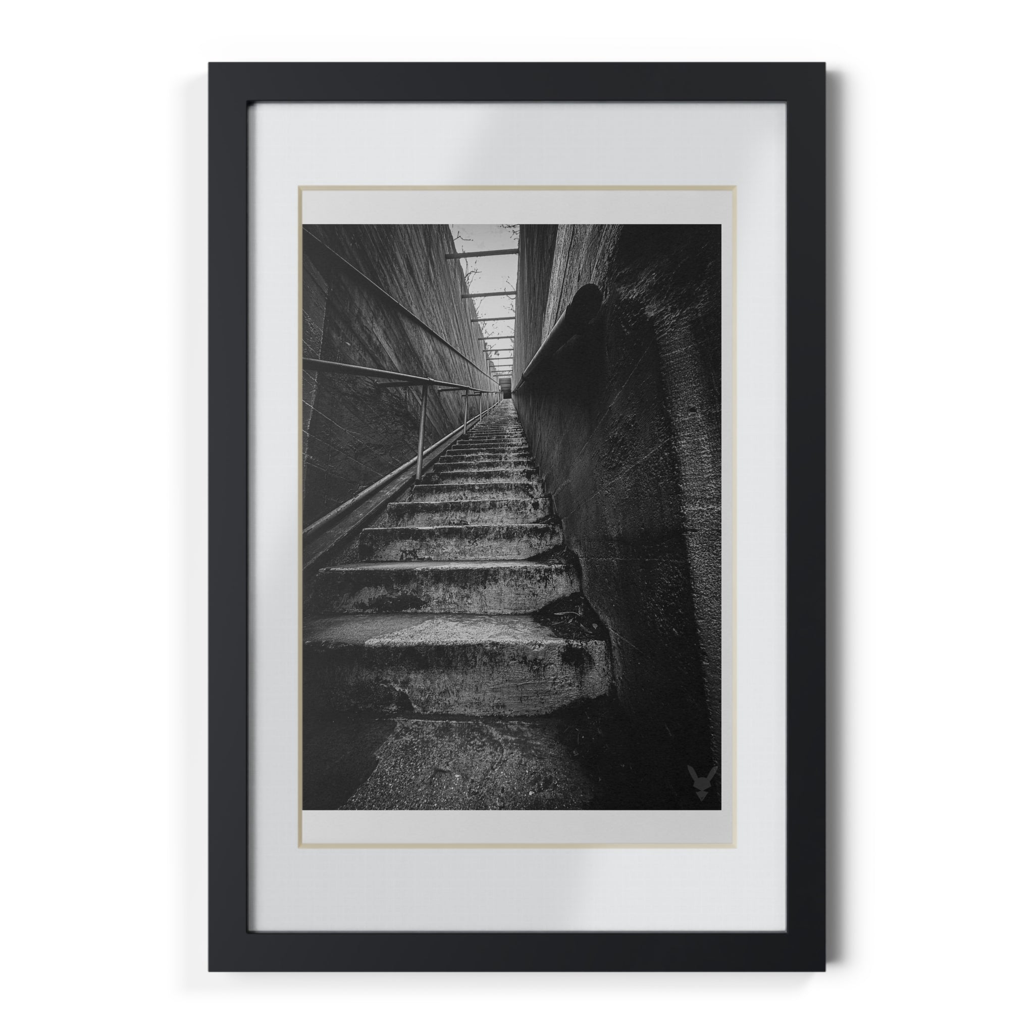 Stairwell Noir -  Diamond Head