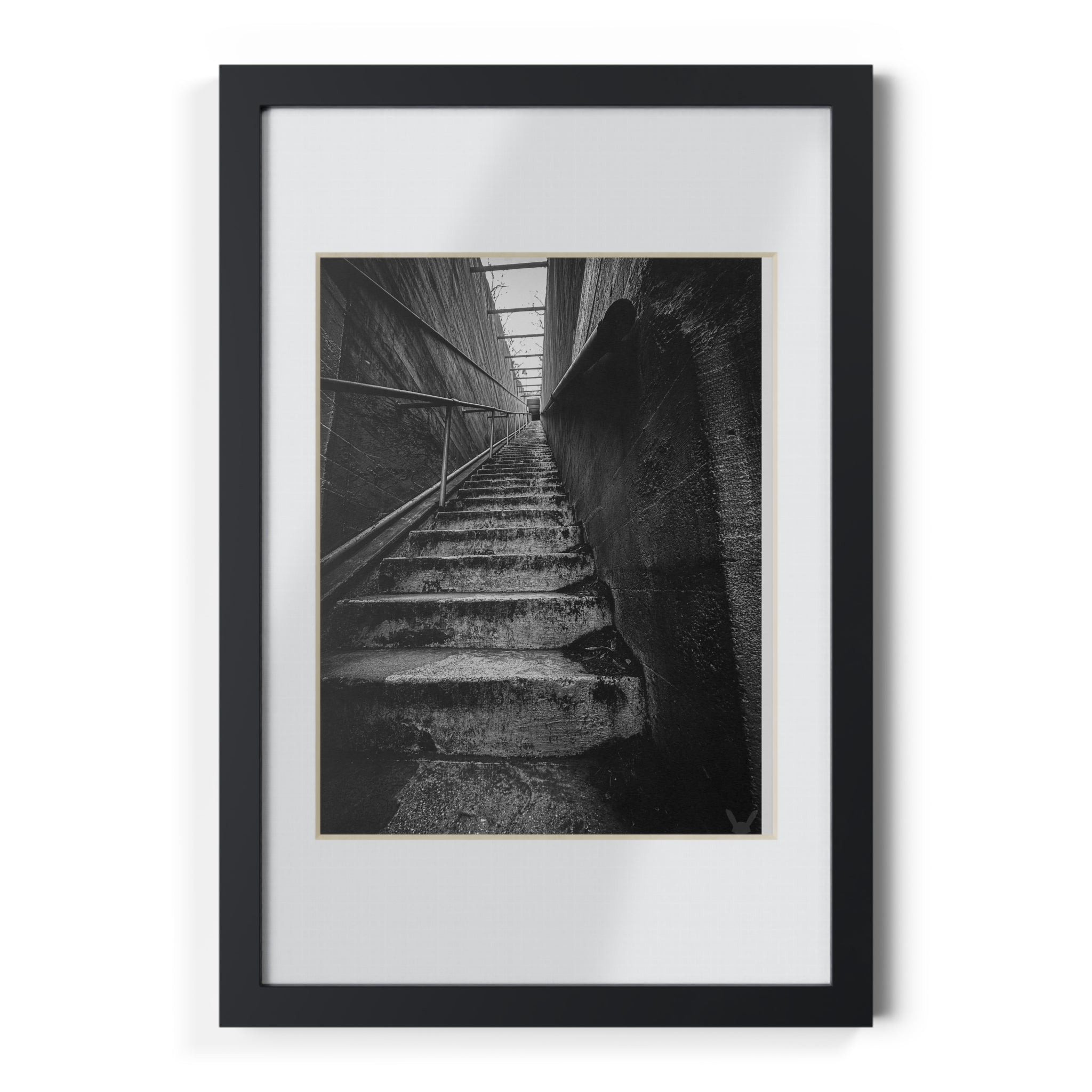 Stairwell Noir -  Diamond Head